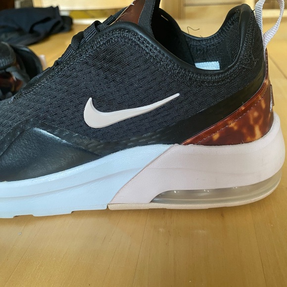 THEY’RE BACK Womens Air Max Motion 2 Size 6.Sorry for the lack of communication. - Picture 4 of 6
